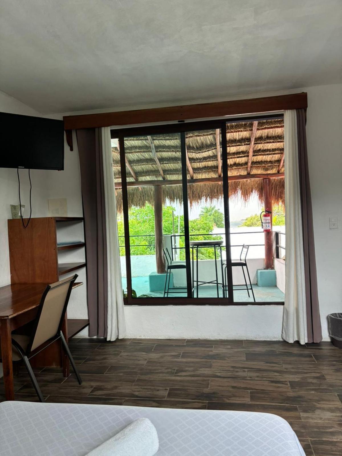 Hotel Miriam บากาลาร์ ภายนอก รูปภาพ